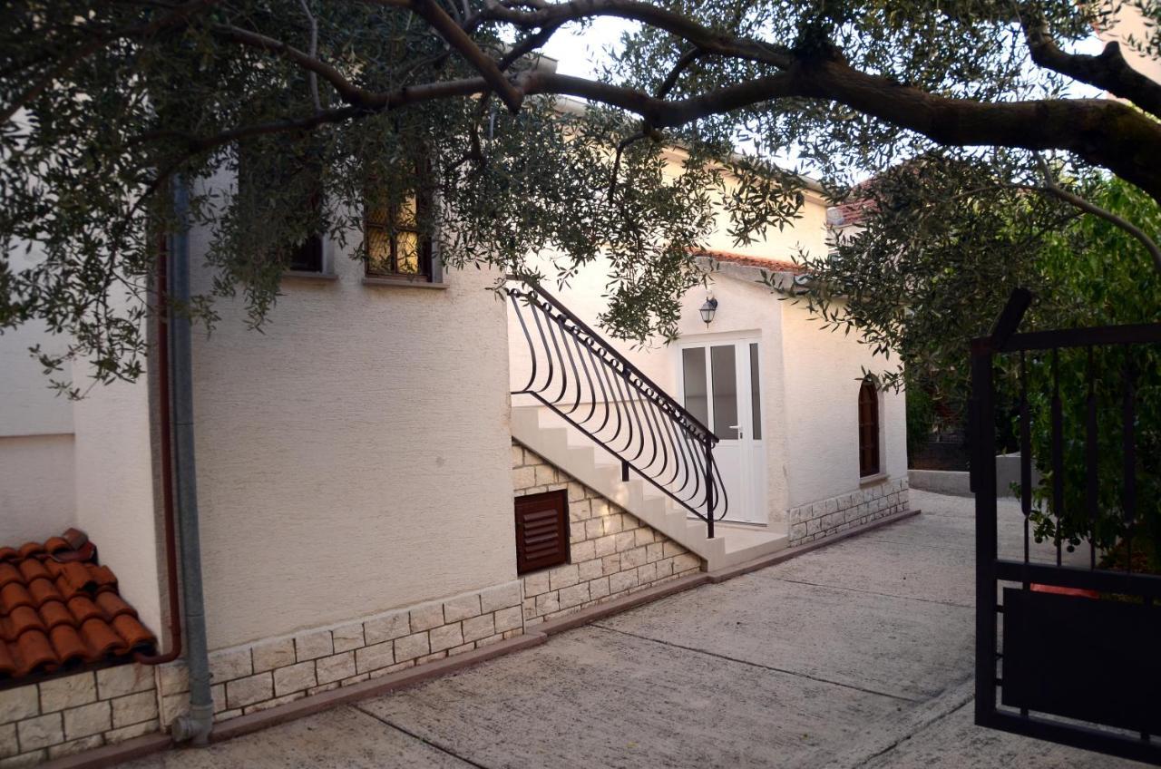 Dvosoban Apartman U Centru Grada Biograd Na Moru Exterior photo
